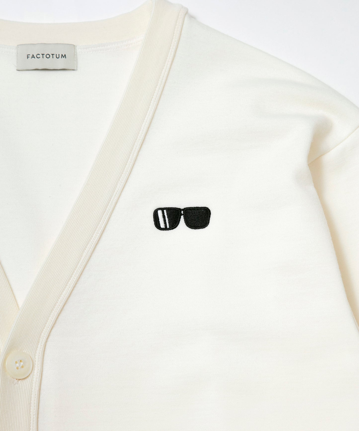 AW Punch V- Neck C/N