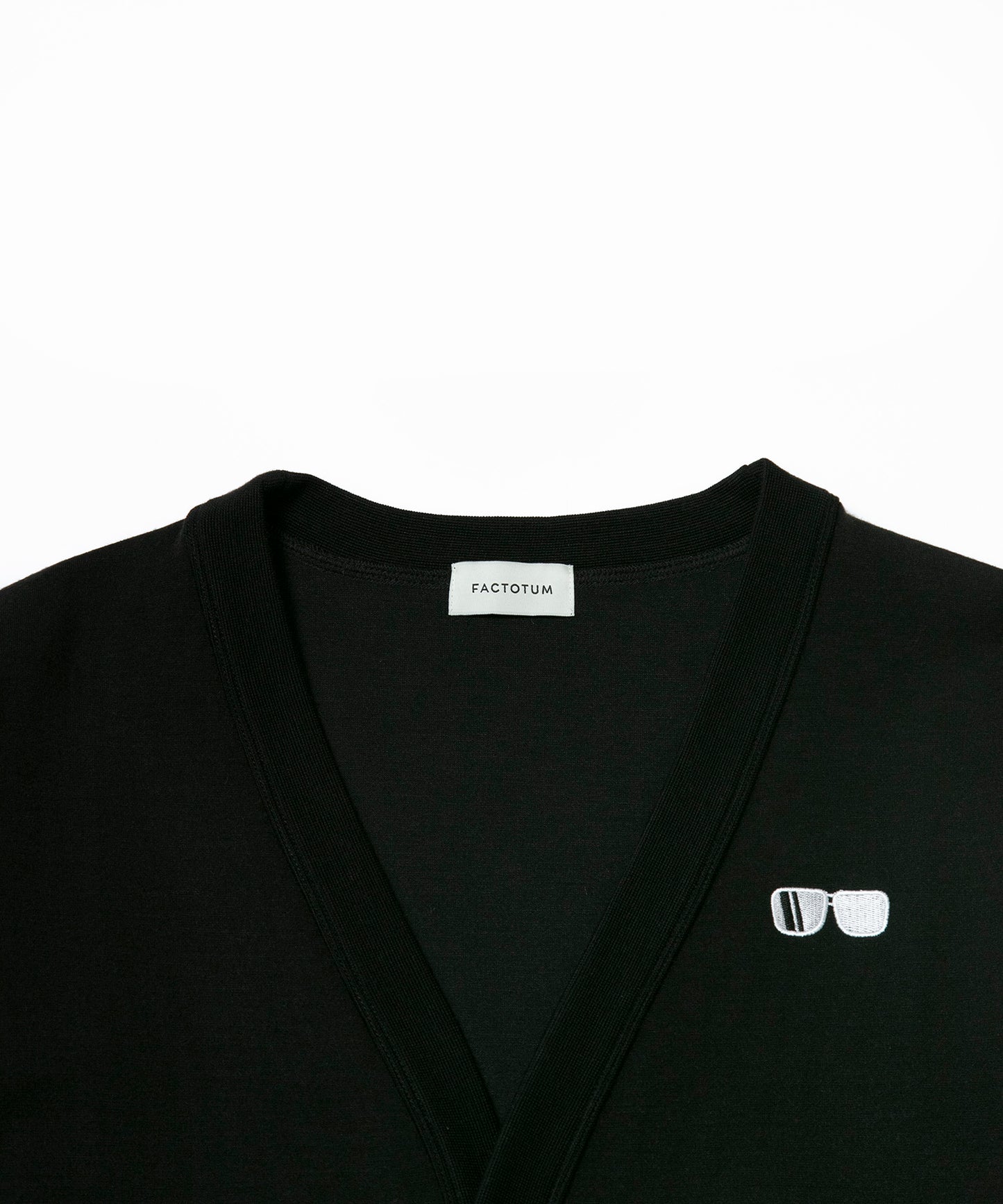 AW Punch V- Neck C/N