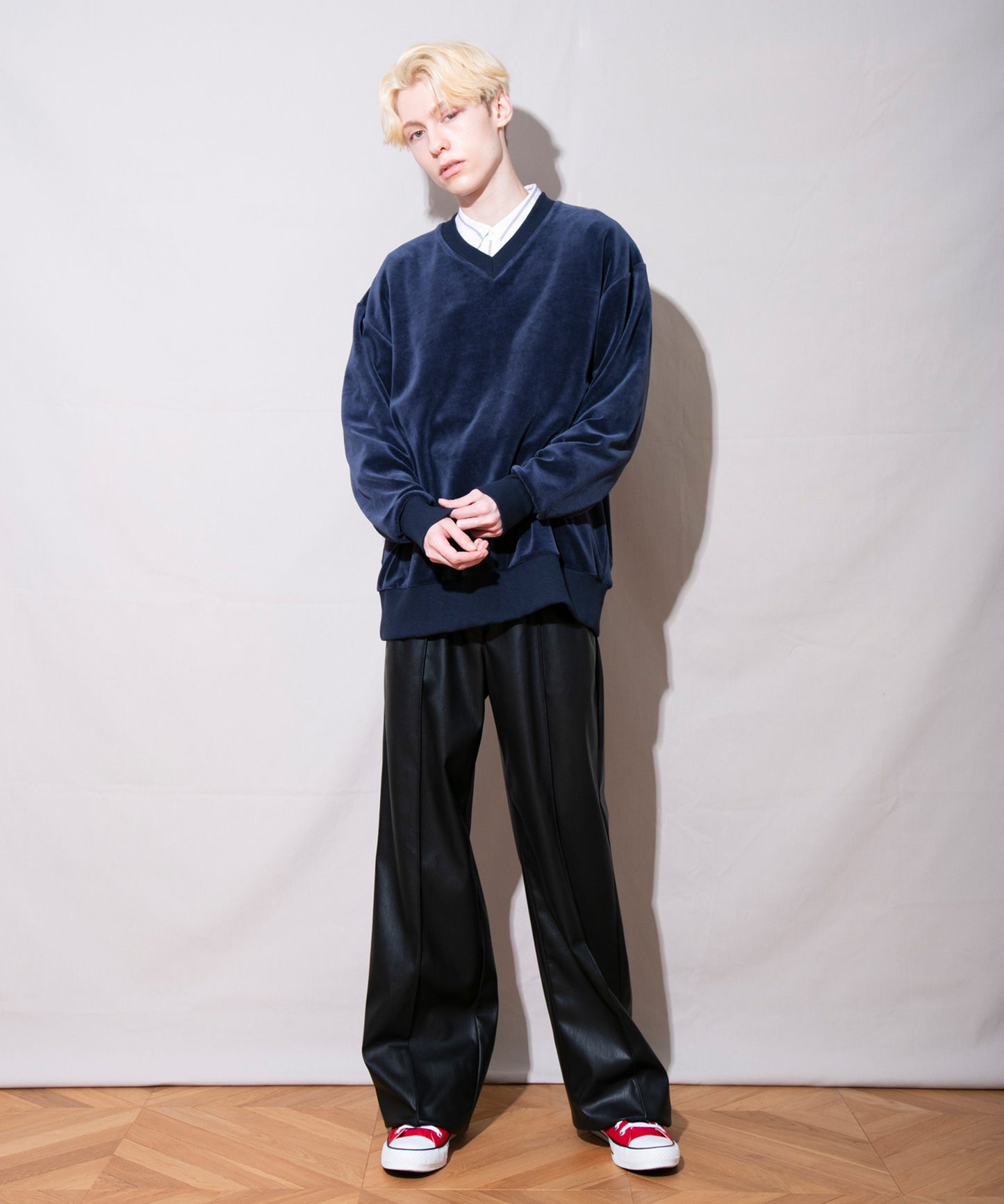 Heavy velor V-neck L/S