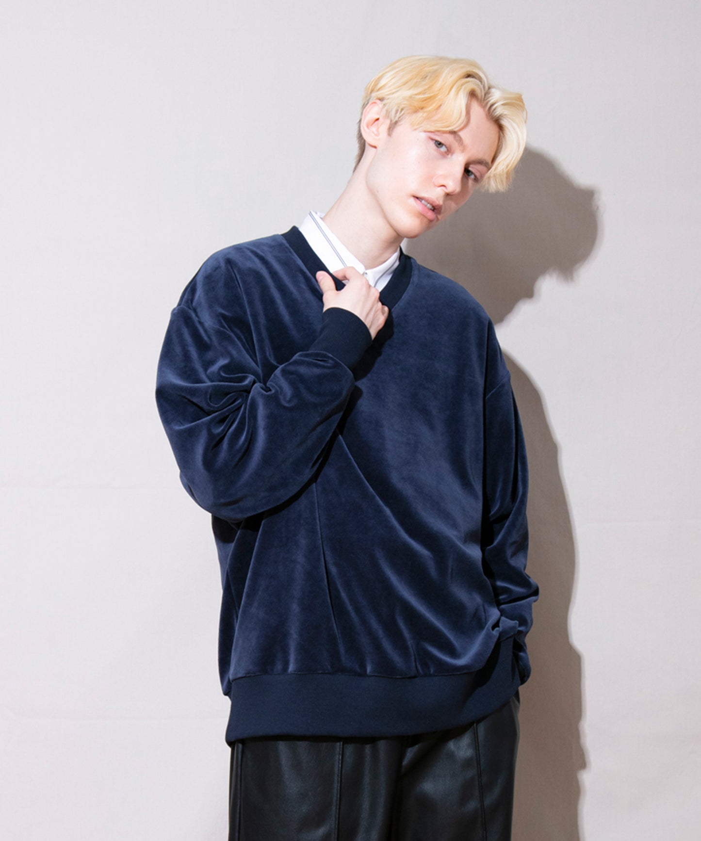Heavy velor V-neck L/S
