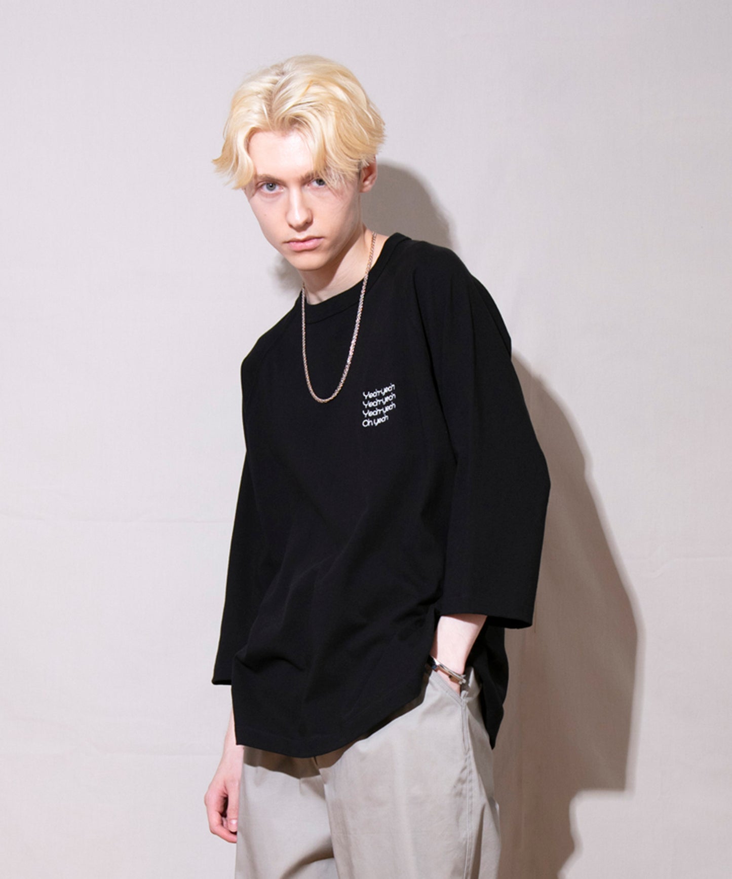 Relaxed fit raglan T