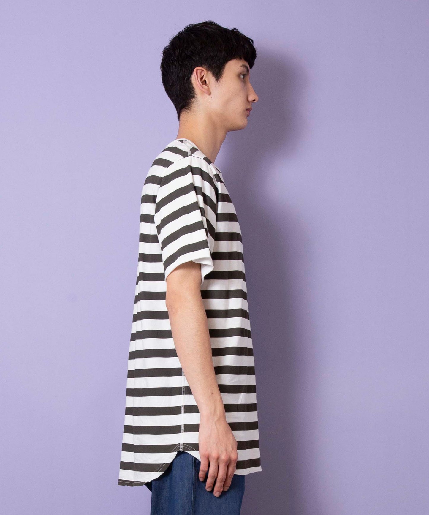 Pigment dye border print T-shirt