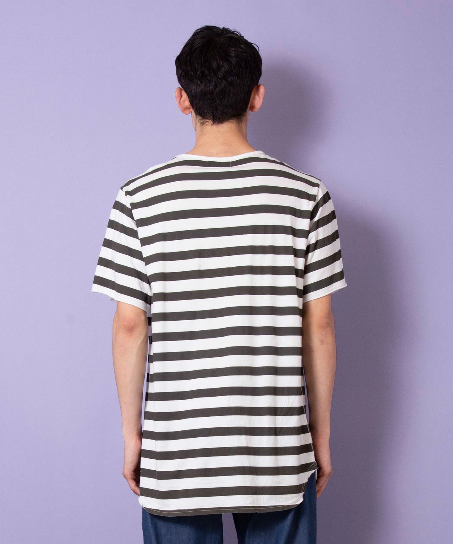 Pigment dye border print T-shirt
